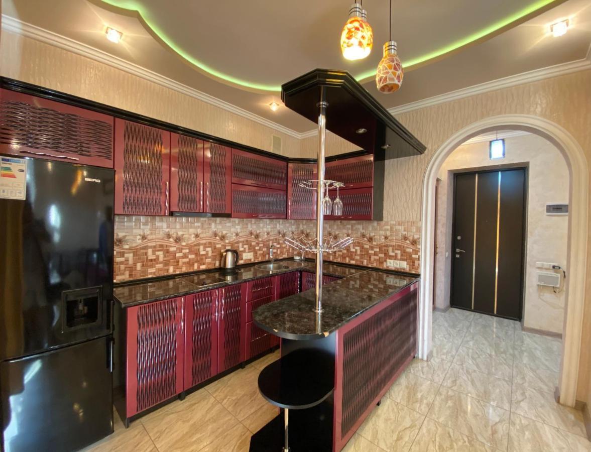 Amiryan Street 1 Bedroom Deluxe Apartment With Balcony Am104 يريفان المظهر الخارجي الصورة