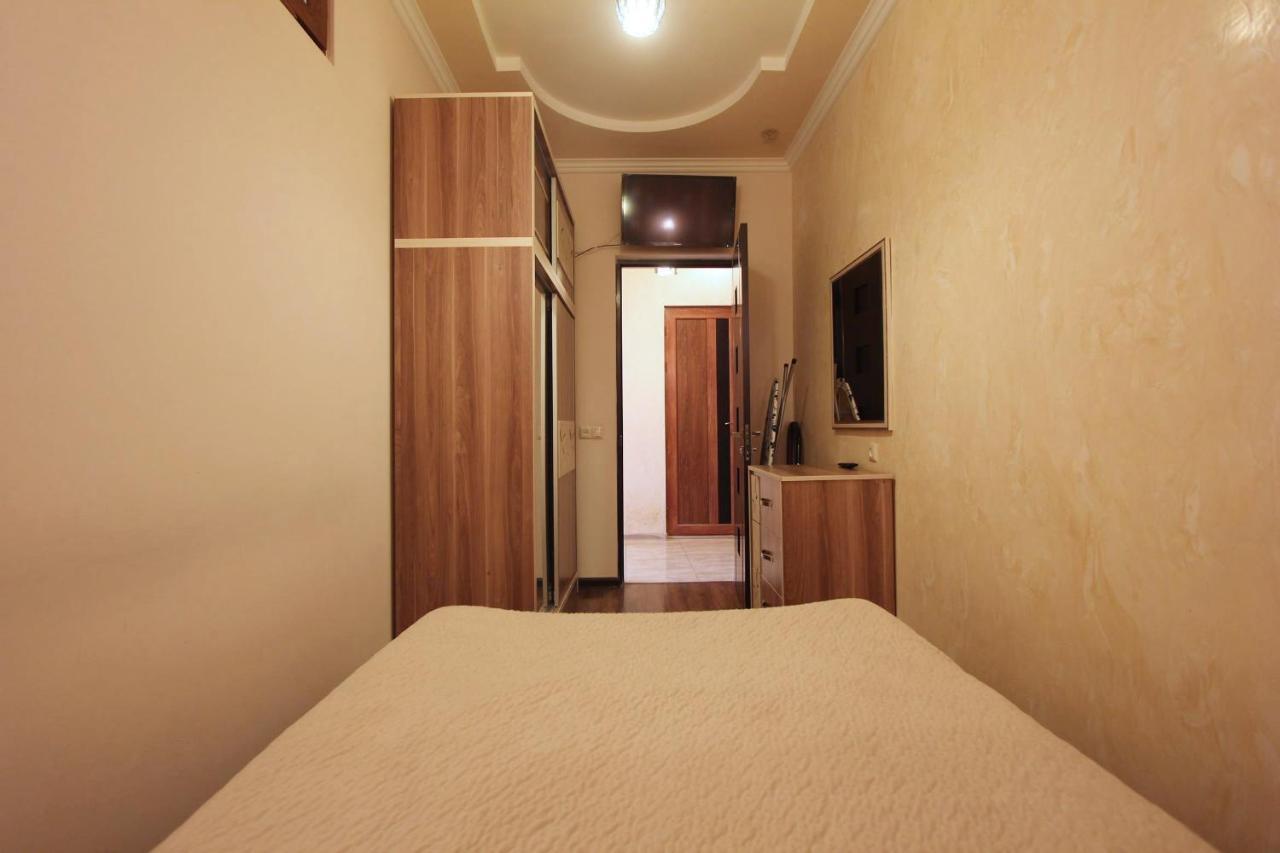 Amiryan Street 1 Bedroom Deluxe Apartment With Balcony Am104 يريفان المظهر الخارجي الصورة